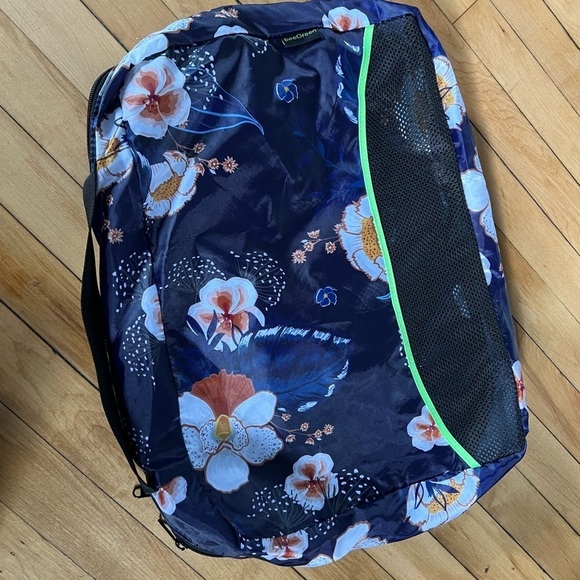 BeeGreen navy blue floral patterned packing cube travel set - Picture 2 of 9